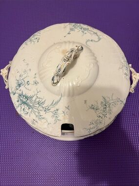 Florence Antique White Floral Covered Serving Bowl